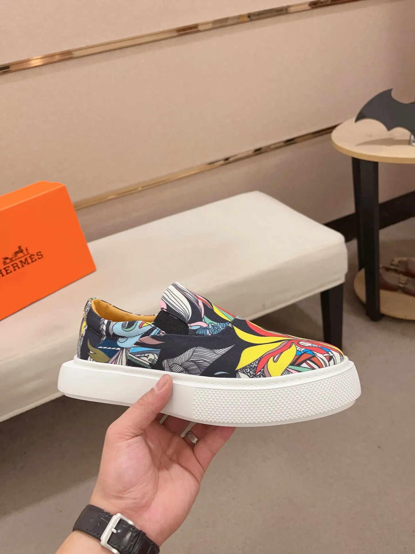 Men's clothing and shoes💰: 442💰《HERMES》【Classic original single version】Hermès; top 🔝purchase agent🔍🔍men's latest 🇺🇸 counter sales simultaneously, imported from Italy original ▲▲cowhide ▲▲ (high-end, nobility, class) ) Exquisite workmanship (Italian 🇮🇹 imported water-dyed 🐂 cowhide lining) sole: original sole provided by the original factory, ⚠️exclusive double-layer activity·TPR·rubber·combined molded outsole; super comfortable·wear-resistant·non-slip·environmental protection The real thing is more beautiful if you take the real thing (high quality, follow the order). You can enter and exit the counter at will * Number of yards: 38-44 (45 can be customized and cannot be returned or exchanged)